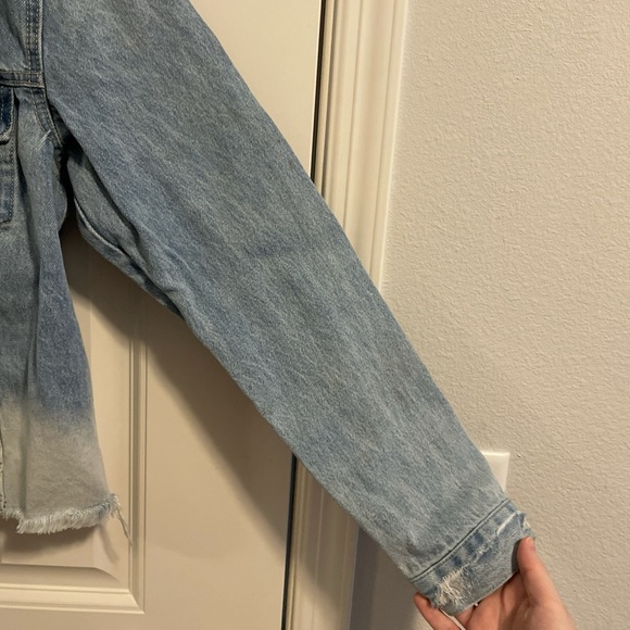 Vervet Los Angeles Distressed Denim Jean Jacket - Picture 3 of 7